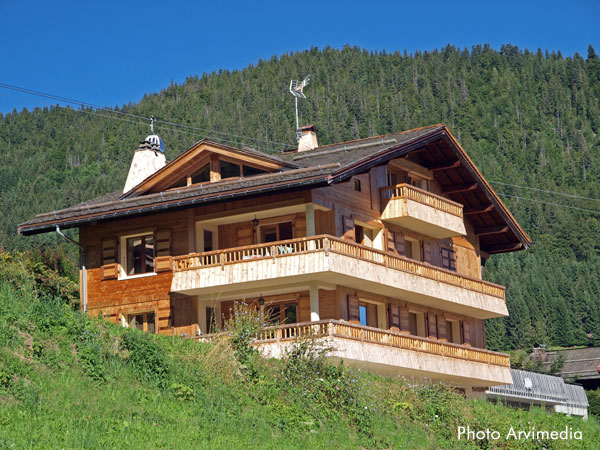 Location appartement dans chalet La Clusaz chalet reine des prés location Pessey Frères et Marius les Riffroids les Riondes
